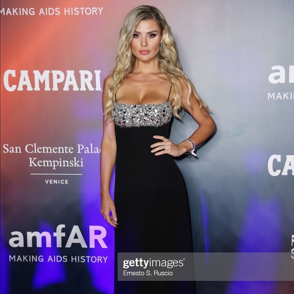 Beautiful silk long Valentino dress with the crystals on the chest area. size 40 - Picture 6 of 10